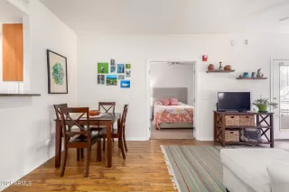 Photo #6: 6307018 Listing