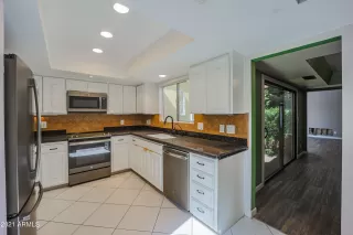 Photo #2: 6307187 Listing 