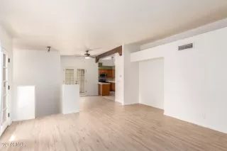 Photo #6: 6307365 Listing