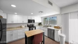 Photo #2: 6307376 Listing