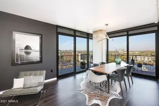 Photo #2: 6307396 Listing