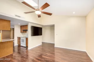 Photo #6: 6307792 Listing