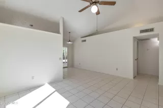 Photo #6: 6308336 Listing 