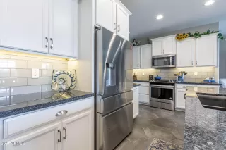 Photo #3: 6308495 Listing