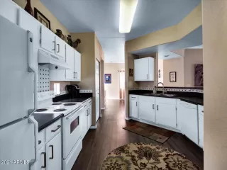 Photo #5: 6308701 Listing