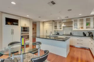 Photo #5: 6308940 Listing 