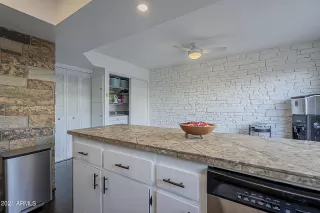 Photo #2: 6309612 Listing 