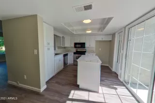 Photo #5: 6309748 Listing