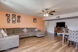 Photo #5: 6309798 Listing