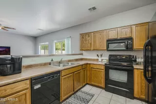 Photo #4: 6309819 Listing 