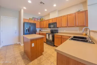 Photo #6: 6309824 Listing 