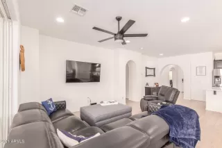 Photo #3: 6309861 Listing 