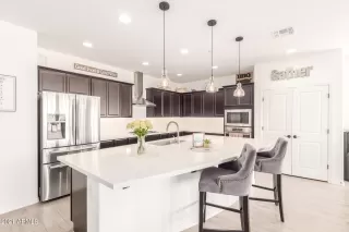 Photo #6: 6309861 Listing 