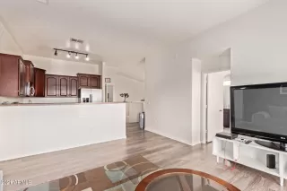 Photo #4: 6310067 Listing