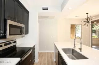 Photo #5: 6310714 Listing