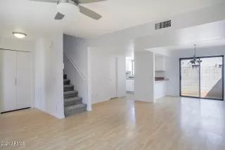 Photo #3: 6310741 Listing