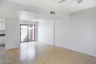 Photo #4: 6310741 Listing