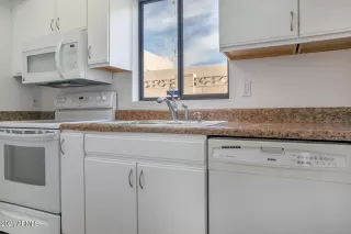 Photo #6: 6310741 Listing