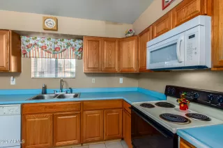 Photo #5: 6310991 Listing