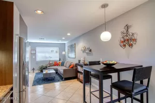 Photo #5: 6311206 Listing