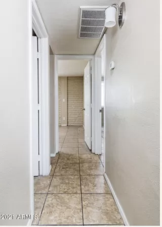 Photo #5: 6311299 Listing