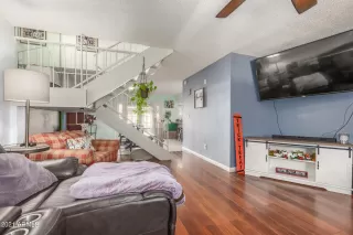 Photo #5: 6311499 Listing