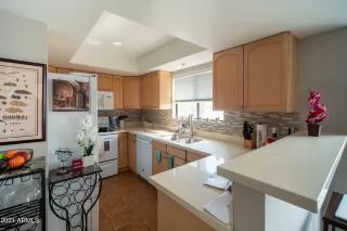 Photo #6: 6311990 Listing