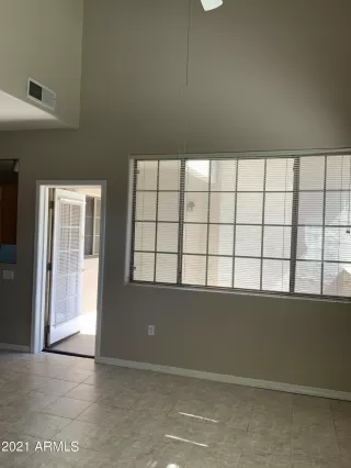 Photo #5: 6312881 Listing