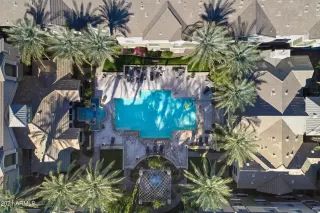 Photo #5: 6313000 Listing