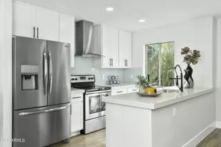 Photo #2: 6313403 Listing