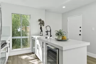 Photo #3: 6313403 Listing