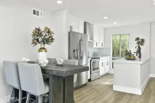 Photo #4: 6313403 Listing