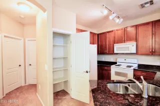 Photo #6: 6313558 Listing