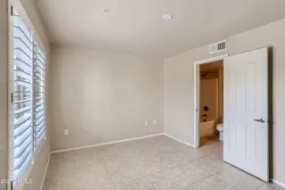 Photo #5: 6313696 Listing