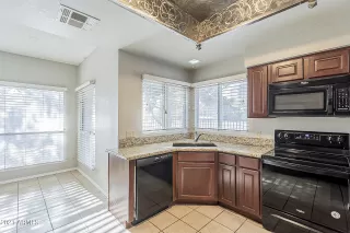 Photo #4: 6313917 Listing