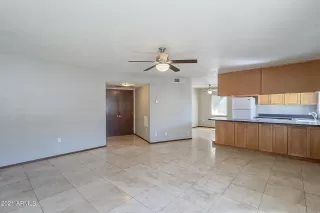 Photo #5: 6313921 Listing