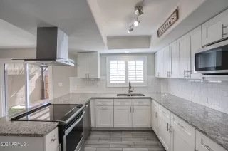 Photo #5: 6313931 Listing