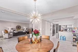 Photo #5: 6313996 Listing