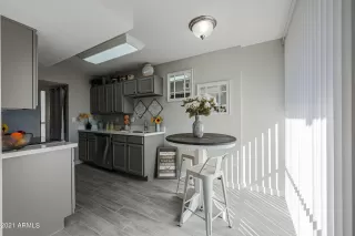 Photo #5: 6314460 Listing