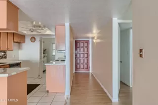 Photo #5: 6315100 Listing