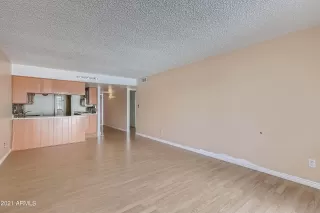 Photo #6: 6315100 Listing