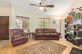 Photo #3: 6315153 Listing