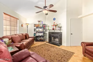 Photo #4: 6315153 Listing