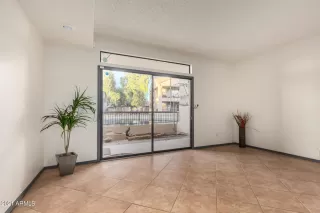 Photo #4: 6315199 Listing