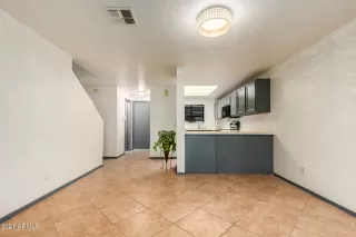 Photo #5: 6315199 Listing