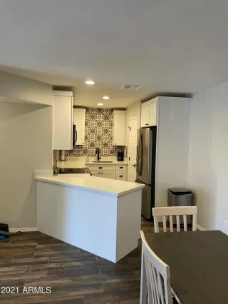 Photo #5: 6315558 Listing