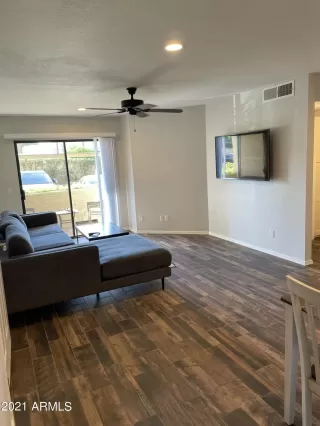 Photo #6: 6315558 Listing