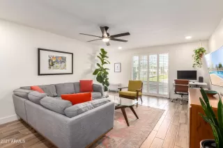 Photo #2: 6315833 Listing 