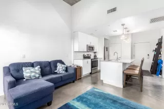 Photo #2: 6315842 Listing 