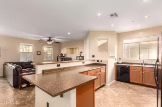 Photo #5: 6315850 Listing